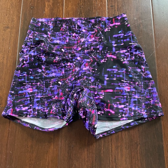 Rave with mi Gente Amethyst Dream Yoga Shorties - Picture 2 of 3